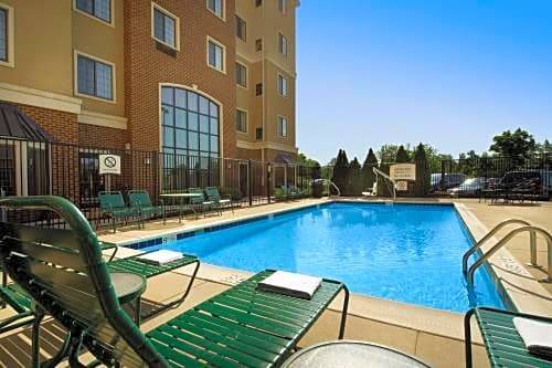 Linthicum Heights Hotel | Staybridge Suites Baltimore BWI Airport, an IHG Hotel