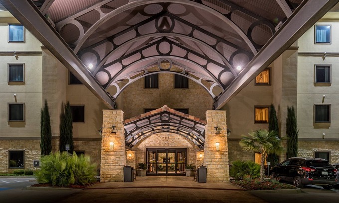 Irving Hotel | Staybridge Suites DFW Airport North by IHG