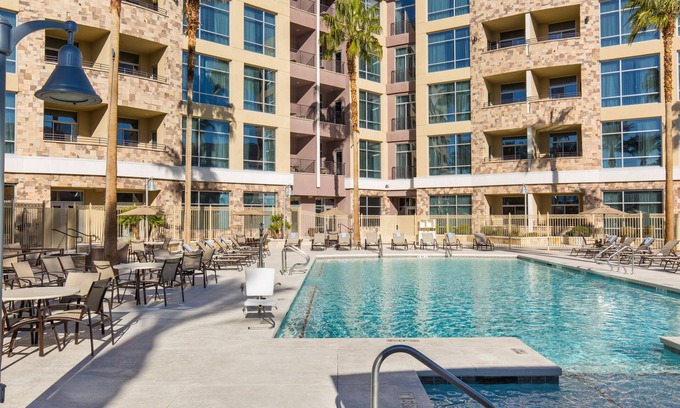 Las Vegas Hotel | Staybridge Suites: Las Vegas - Stadium District by IHG
