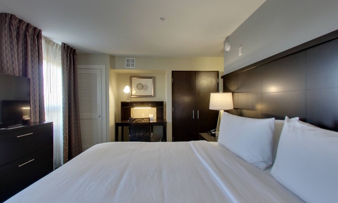 Madison Hotel | Staybridge Suites Madison - Fitchburg by IHG