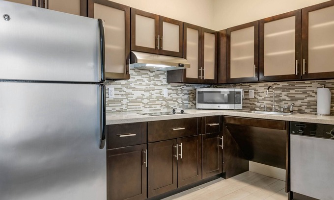 St. Petersburg Hotel | Staybridge Suites St. Petersburg Downtown by IHG