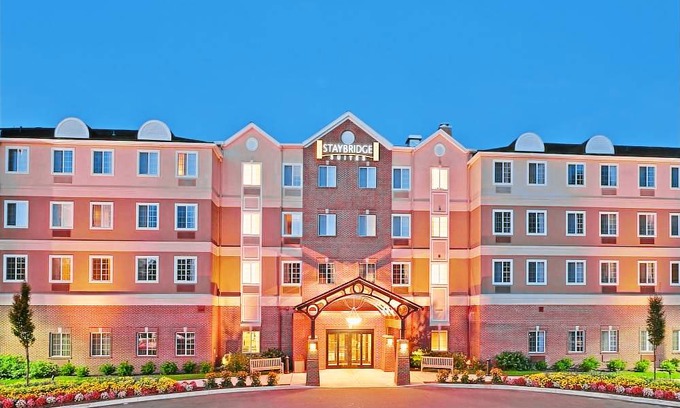 Rochester Hotel | Staybridge Suites Rochester University, an IHG Hotel