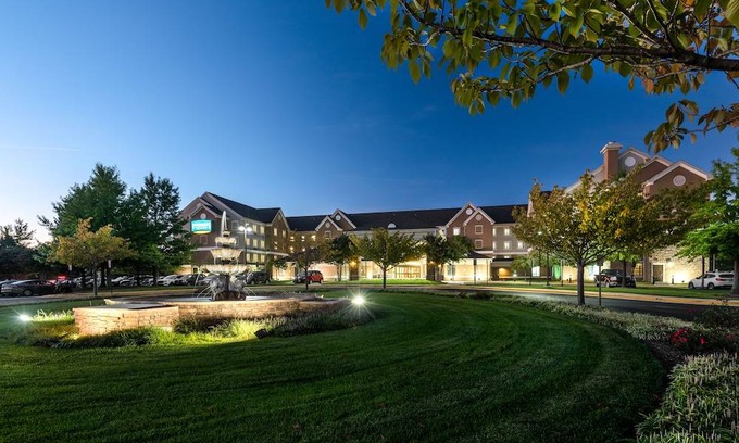 Chantilly Hotel | Staybridge Suites Chantilly - Dulles Airport, an IHG Hotel