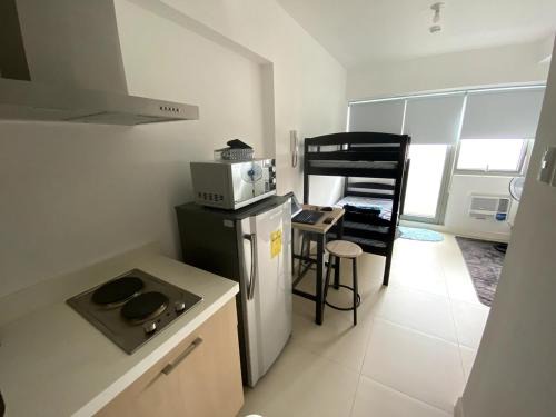 Matandang Balara Apartment | Staycation Condo - WiFi - Gym and Pool - 3 beds