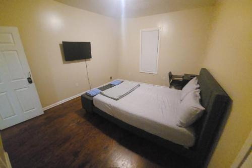 Weequahic Apartment | Staycation Haven Room