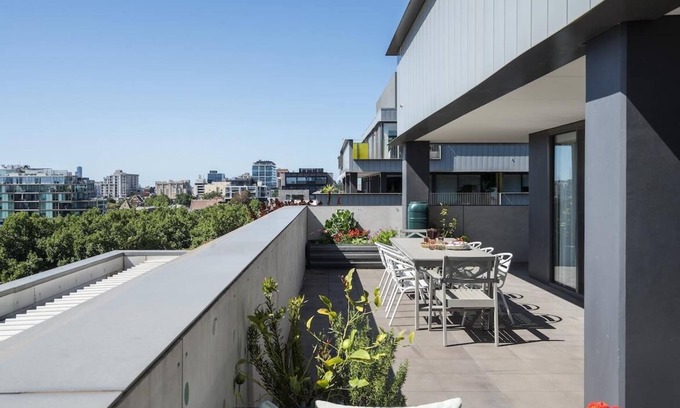 Collingwood Apartment | StayCentral - The Stanley@Collingwood - Smith St, Collingwood - 2 Bedrooms, 2 Beds, 1 Bathroom1, 1 secure undercover parking spot.