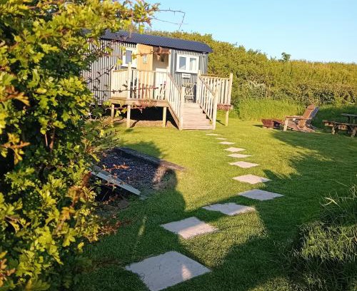 Hartland House | stayinhartland Quincecote shepherds hut