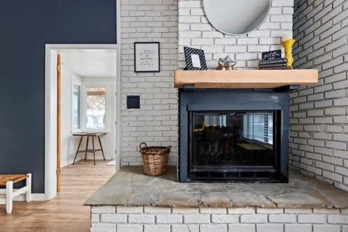 Twin Falls House | #StayInMyDistrict Historic Charming Bungalow
