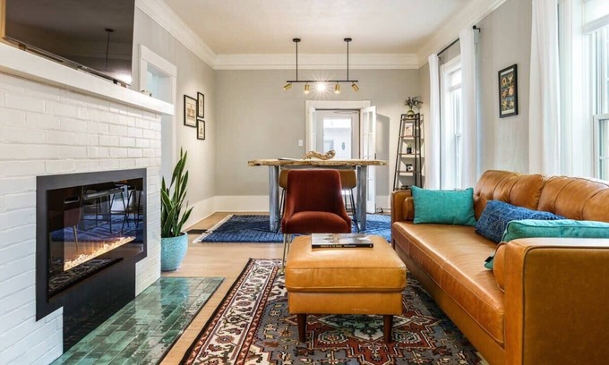 North End House | #StayinMyDistrict Urban Cottage