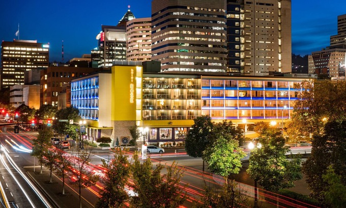 Downtown Portland Hotel | Staypineapple, Hotel Rose, Downtown Portland