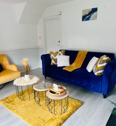 Walsall Apartment | Stays with Lindsay