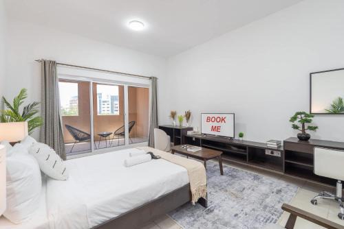 Discovery Gardens Apartment | StayShort - A Gorgeous Studio in Zen 20 that Sleeps 2