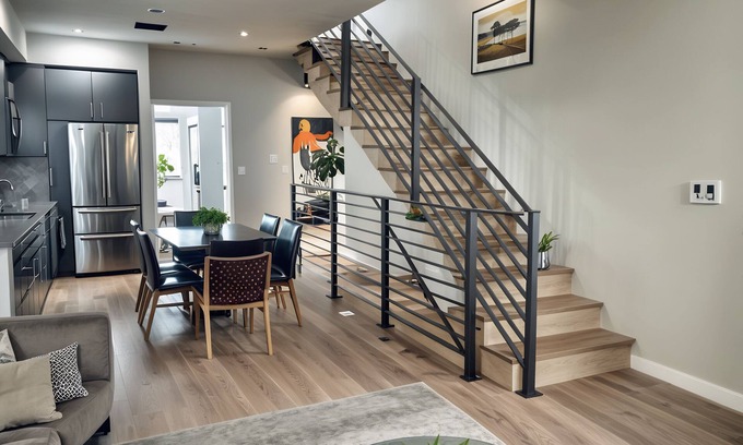 Hollywood Apartment | StaysPro - Hollywood Homes Minutes to Everything