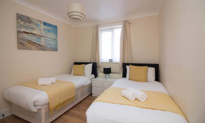 Shirley Apartment | Stayzo Penthouse Accommodation 1- Premier Lodge