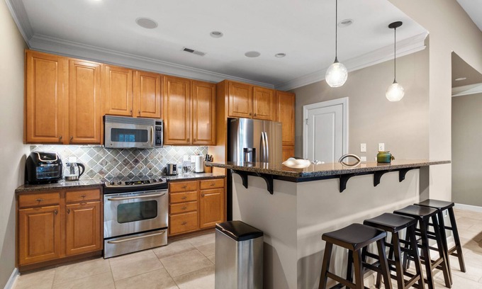 Greensboro Condo | Steelers Cove - Latham Park - Moses Cone Hospital
