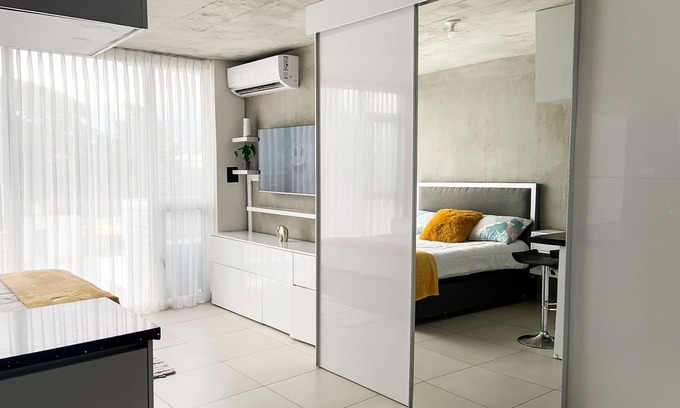 San Pedro Apartment | Stellar kitchen and location, ample storage space
