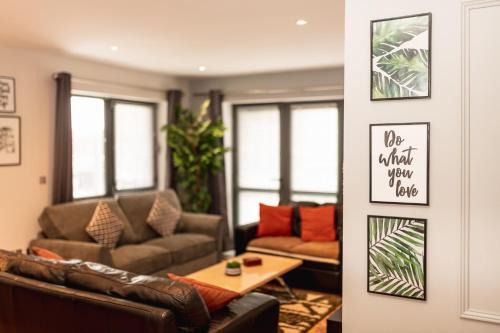 Vauxhall Apartment | Step-free accessible 2 Bedroom City Center