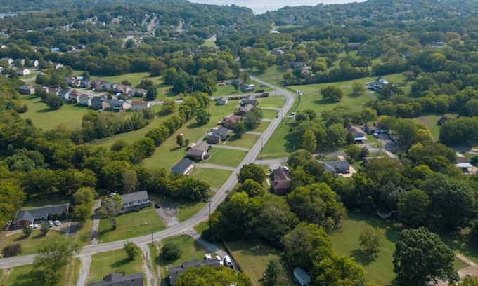 Hendersonville House | Step into a newly revitalized haven, primed for you to make it your own!
