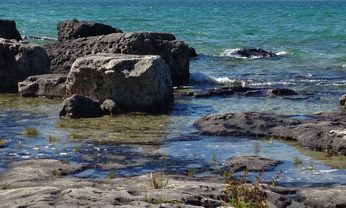 Northern Bruce Peninsula Cottage | Step out the door to the gentle lapping shore of Pike Bay!