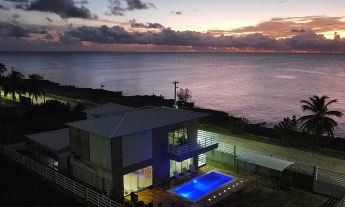 Punta Sur Cottage | STEPHENS HOUSE, 7 color ocean front San Andres Islands.
