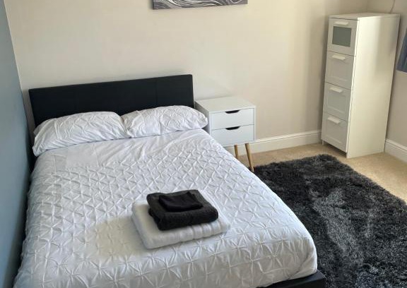 Taunton House | Steppes cottage