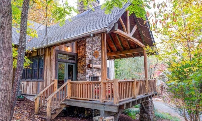 Cheshire House | Stepping Stone, Black Mountain Home