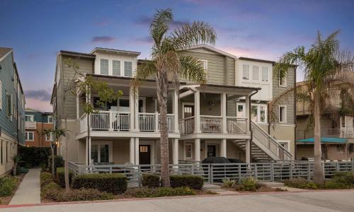 Mission Beach House | Steps from Bay Ocean Villa