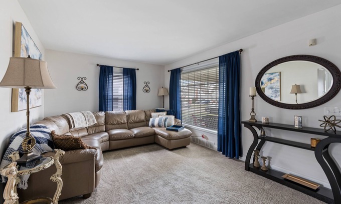 Canton House | steps from hall of fame and 3 miles to Belden Village