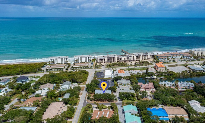 Central Beach House | STEPS FROM THE BEACH! RELAXING Beach Townhouse Getaway! King size bed