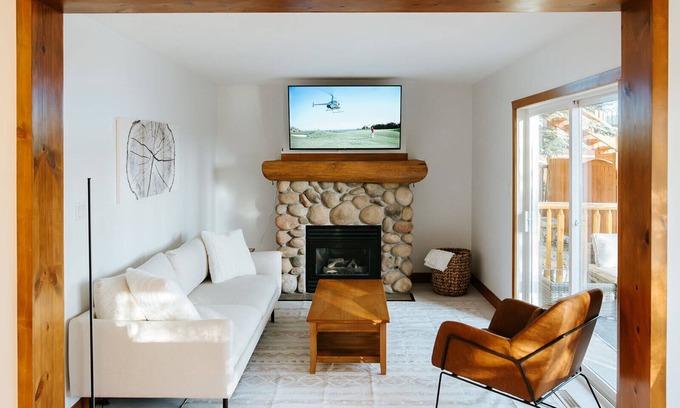 East Kootenay House | Steps from the lift, quick pedal to the trails, short drive to golf.