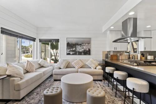 Newport Center House | Steps to Lido Village and the Marina Heart of Lido Island WITH PARKING
