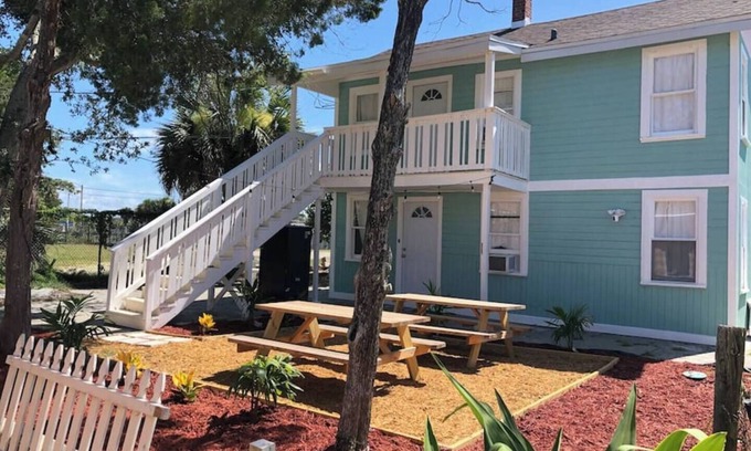 Smith's Memento Apartment | π Steps to Ocean Center| Walk to Beach & Boardwalk | PETS OK!