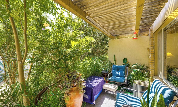 Fashion Square House | Steps to Old Town Scottsdale: Townhome w/Pool!