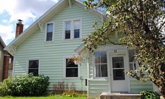 Lake Placid Cottage | STEPS to Olympic Speed Skating Oval, Main St., Pet Friendly. STR-200373
