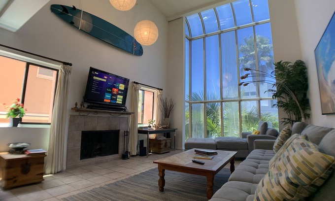 Marina Peninsula Condo | Steps to Sand - Beach condo with Game Room!