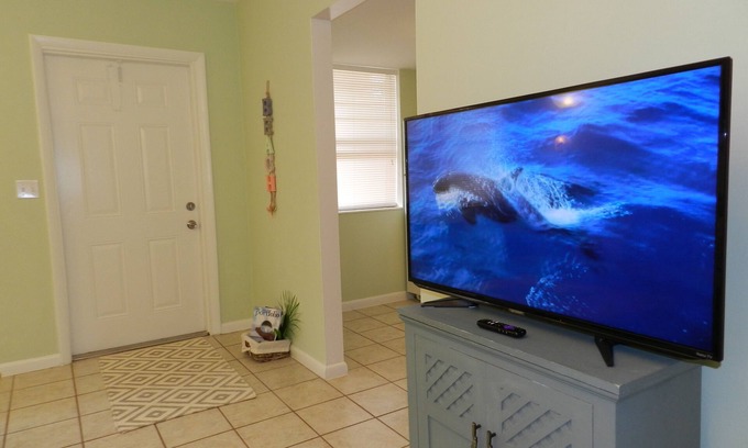 Vero Beach Apartment | Steps To The Beach, Charming Neighborhood.