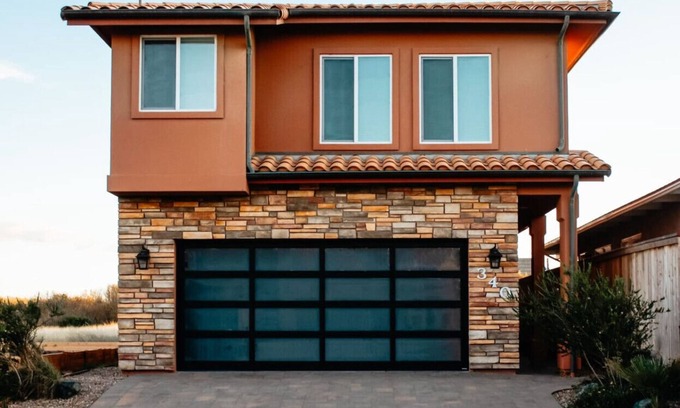 Oceano House | Steps to the Beach! Rooftop Deck! Firepit & BBQ!