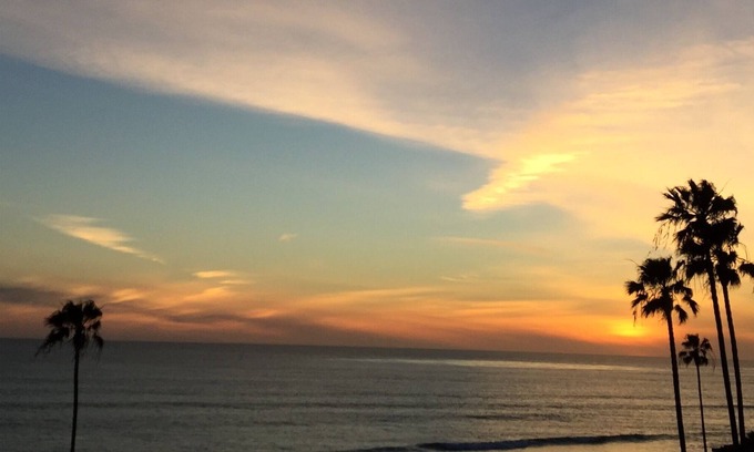Las Gaviotas House | Steps to the Ocean-Big House w/ 2 Living Rooms & 2 Kitchens-Great Reviews