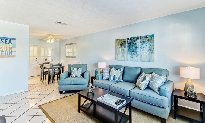 Ocean Cay House | STEPS TO THE SAND! Updated Amelia Island Townhouse Close To Downtown!