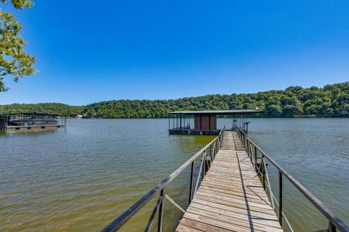 Versailles House | Steps to Water Lake of the Ozarks Getaway