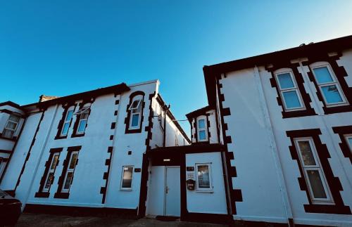Heston Central Bed & Breakfast | Sterling House