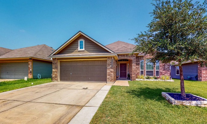 Wellborn House | Stewart Road House | House in College Station