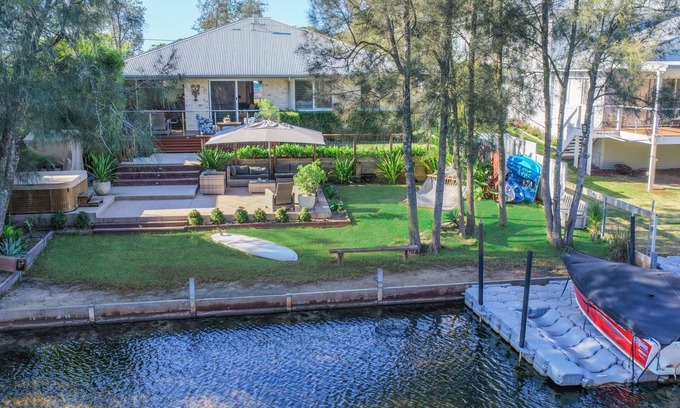 Lake Conjola House | Still Water on Aney in Lake Conjola