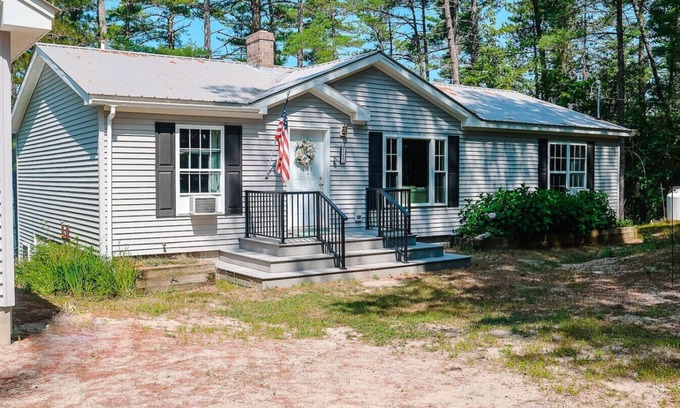 Denmark House | Still waters on Long Pond