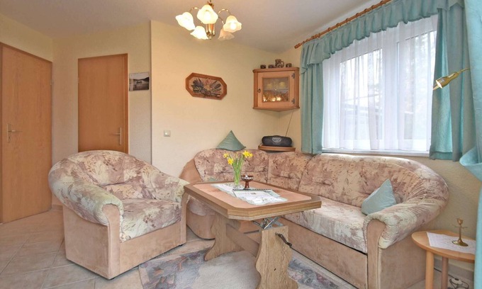 Schwarzenbrunn Apartment | Stilvolle Ferienwohnung im Vogtland mit Terrasse