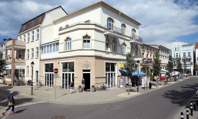 Warnemuende Apartment | Stilvolle Suite mit zwei Zimmern am Kirchplatz