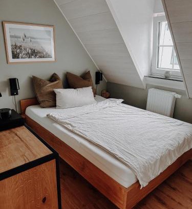 Mechernich House | Stilvolles Gästezimmer mit Bad in Mechernich-Zentrum