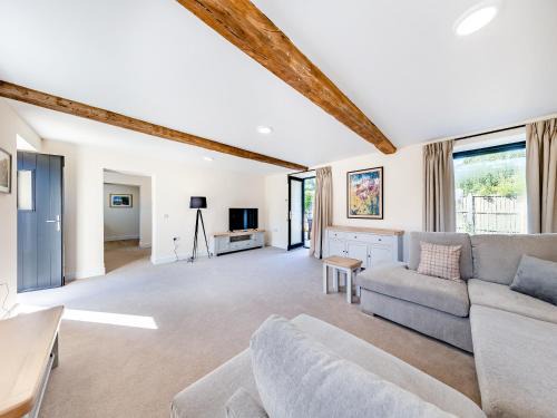 Felton House | Stirrup - Uk47946
