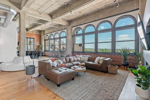 Downtown West House | STL CITY Penthouse