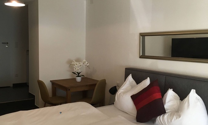 Roßau Apartment | Stock Exchange Apartment